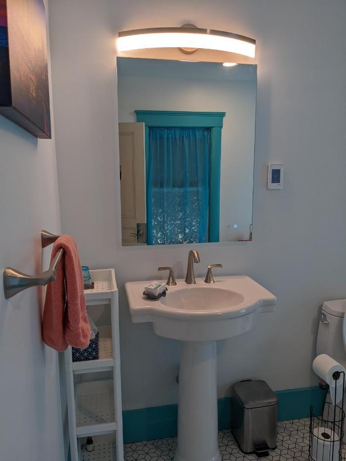 The One Cat Bed & Breakfast Brattleboro Dış mekan fotoğraf